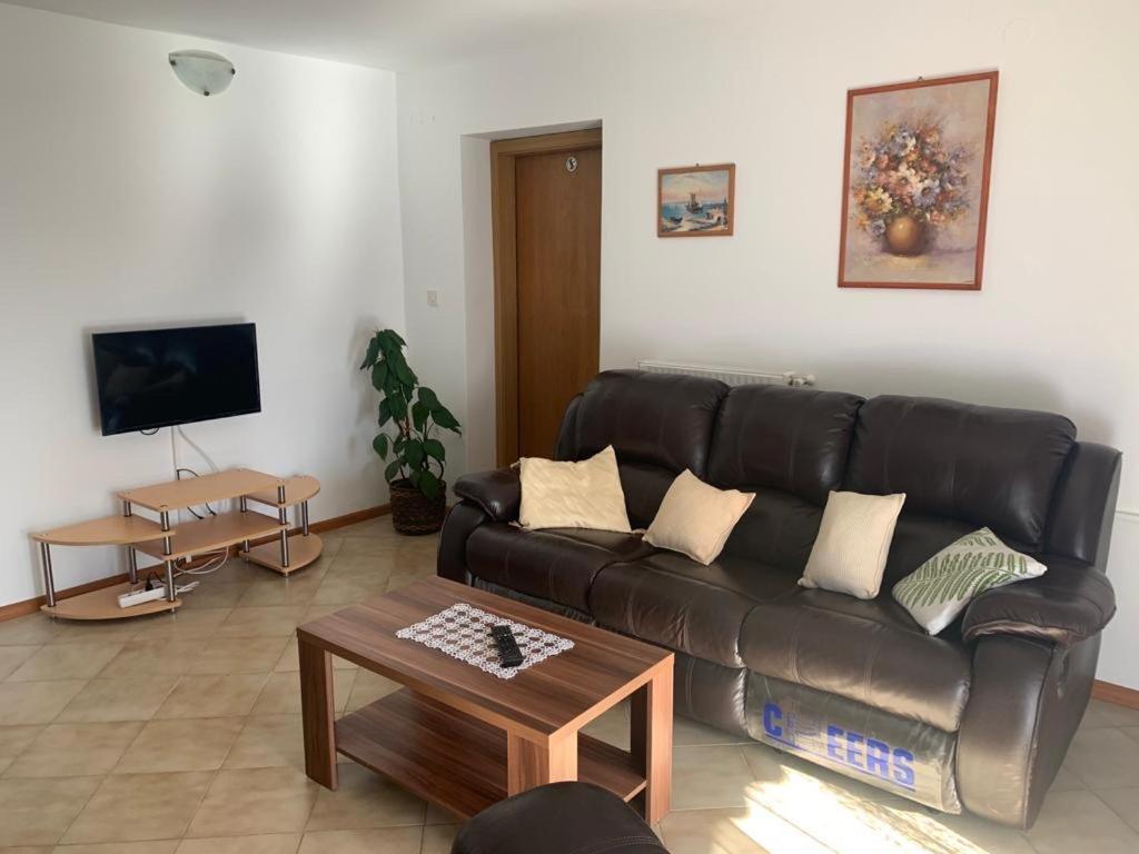 Apartman Dalija Vinkuran Eksteriør billede