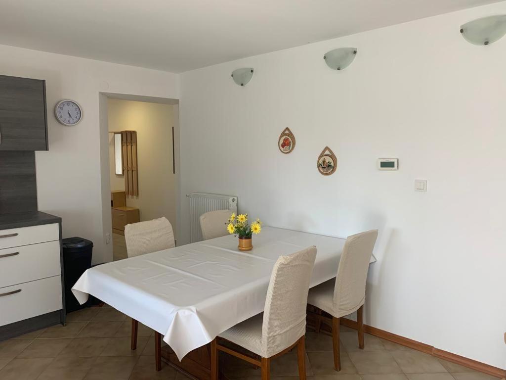 Apartman Dalija Vinkuran Eksteriør billede