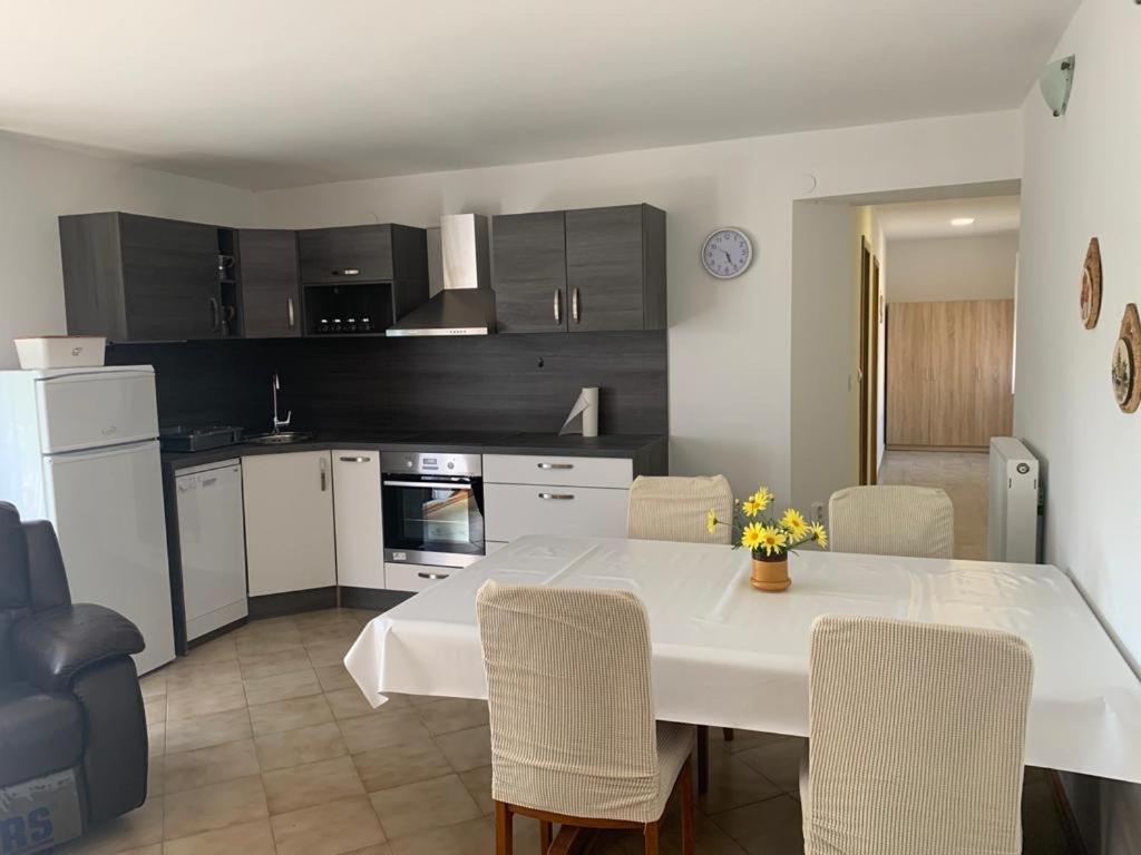 Apartman Dalija Vinkuran Eksteriør billede